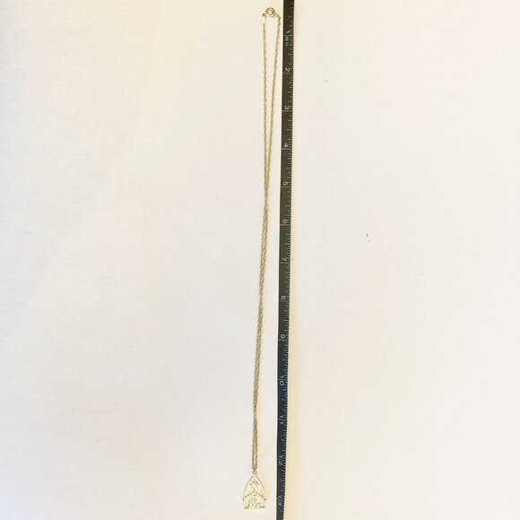 Silver Nativity Necklace on 12" chain featuring Cubic Zirconia star Christmas - Picture 4 of 6